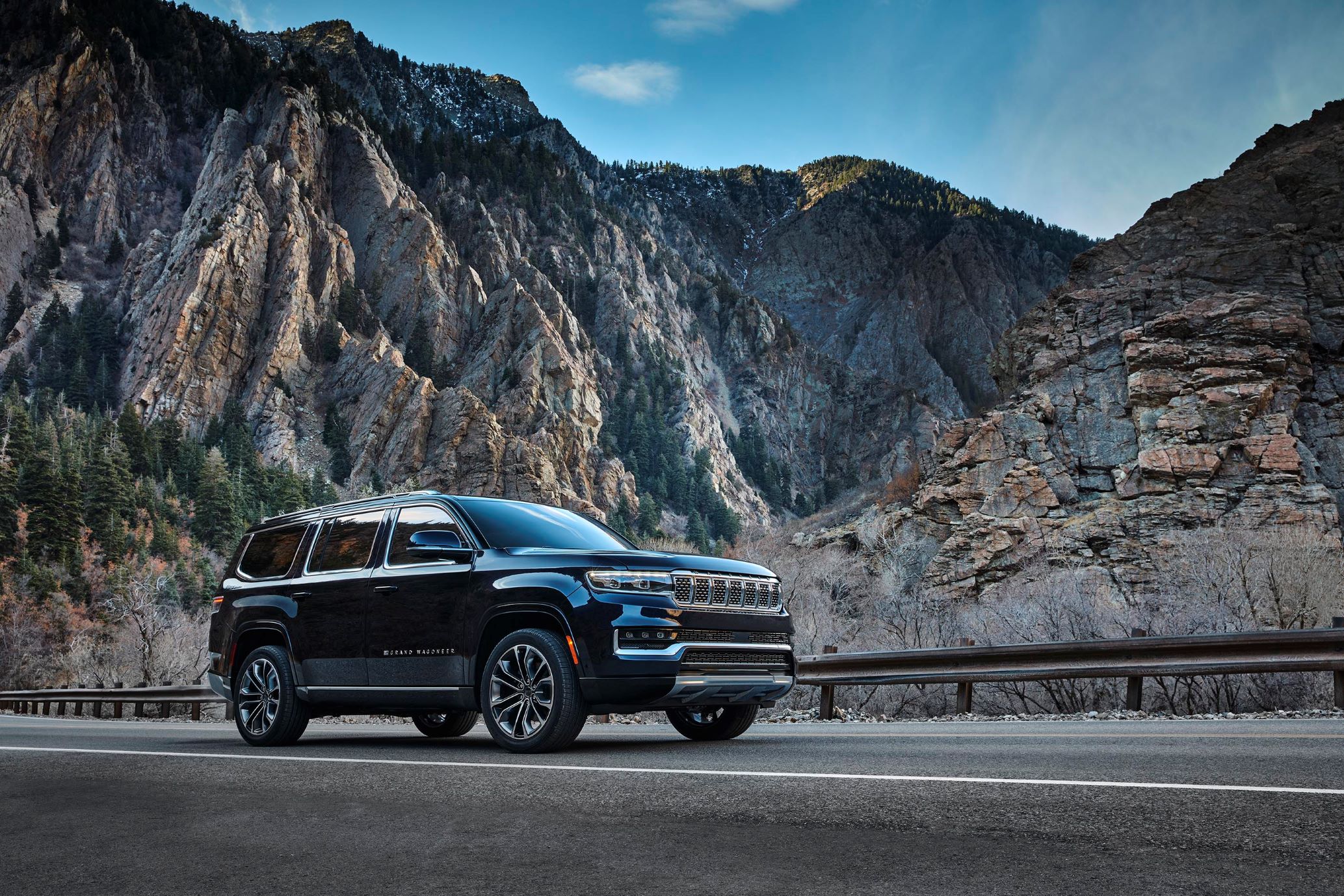 2023-24 Jeep® Wagoneer Earns 2024 TOP SAFETY PICK Rating From IIHS